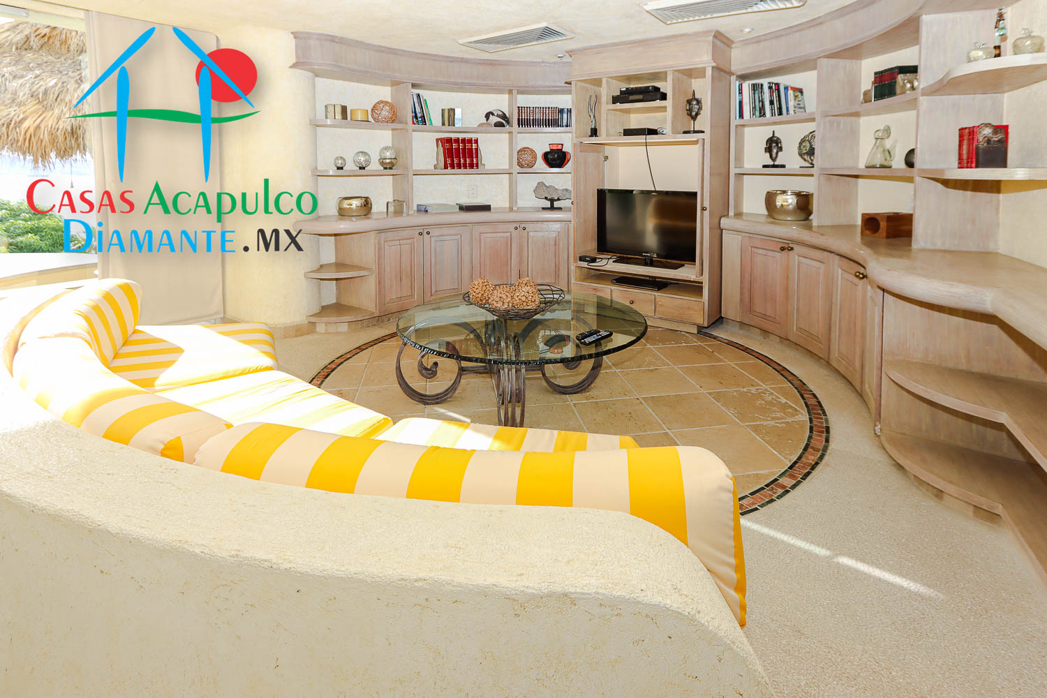 Villa del Sol - Sala de televisión 8